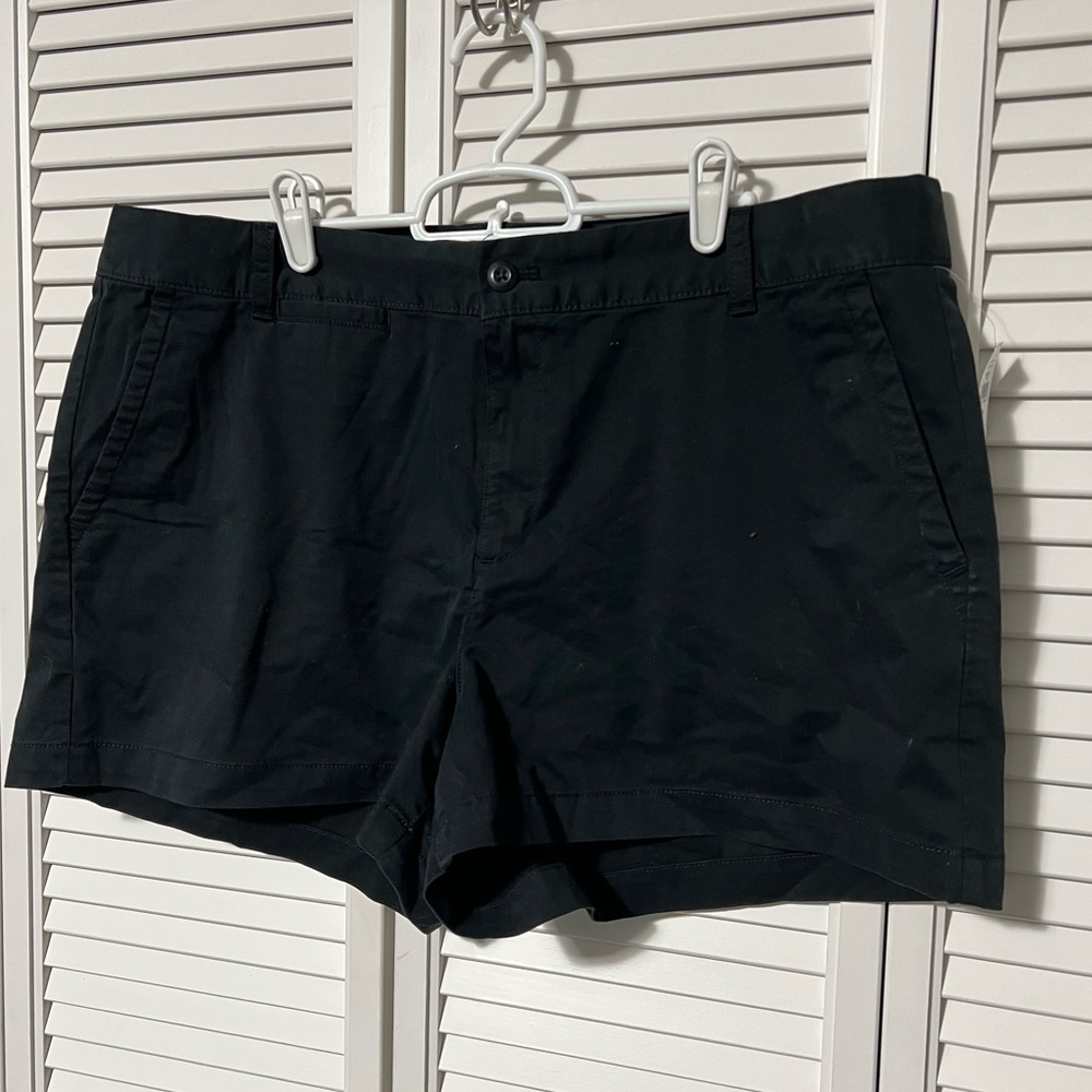 NWT black Gap City Short